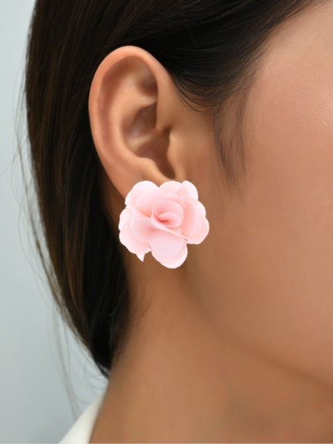 Flower dusty pink studs